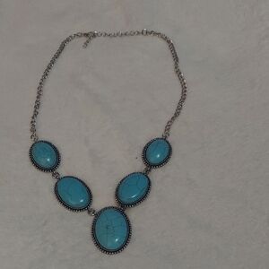 3/$12 Chic Turquoise and Silver Necklace